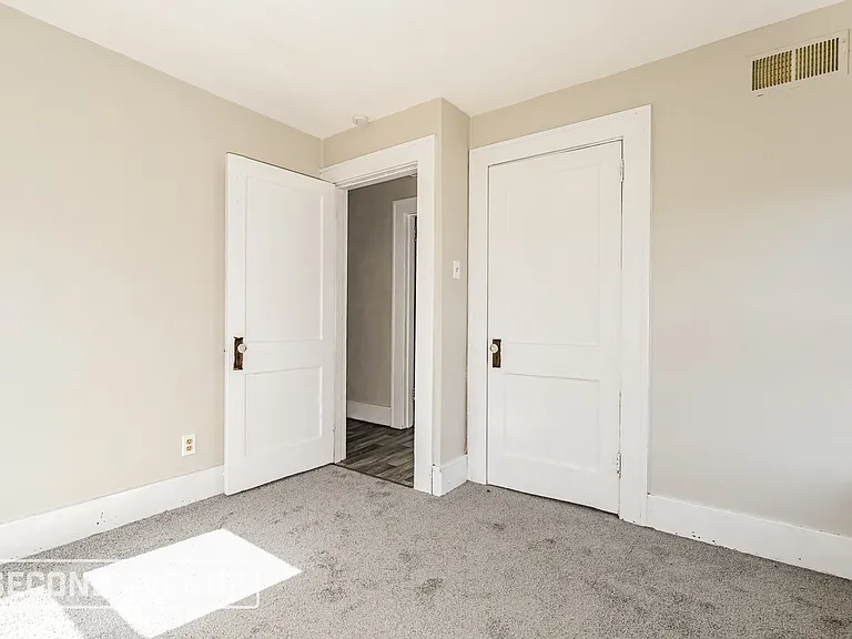 1506 Freemont St — Photo 15