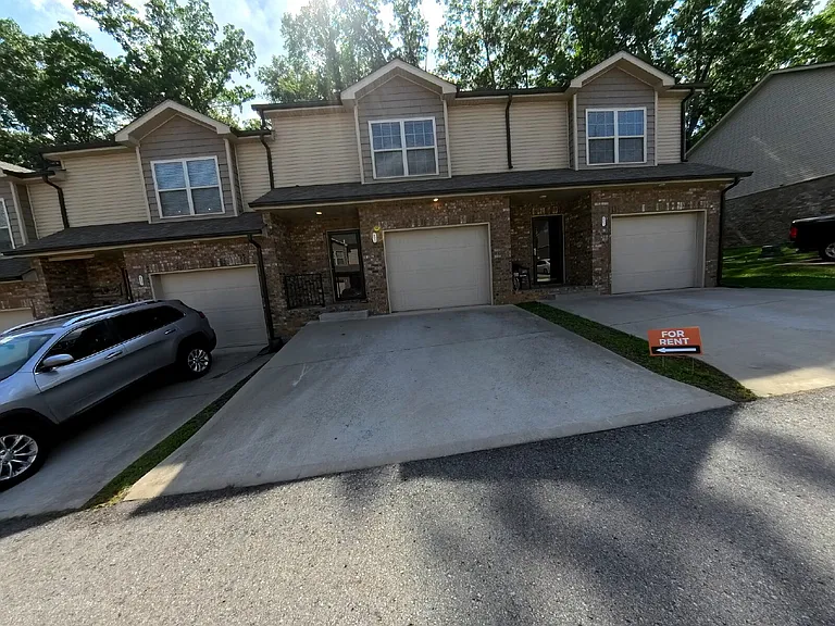 135 Country Ln #802 — Photo 2