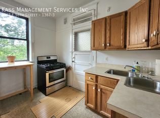 1367 E 56th St #3, Chicago, IL 60637