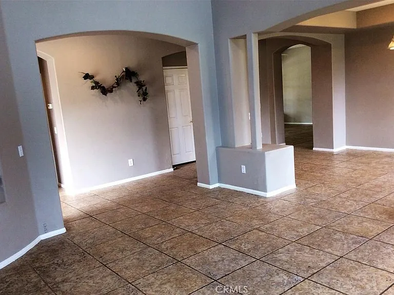 43 Valencia Ln — Photo 9