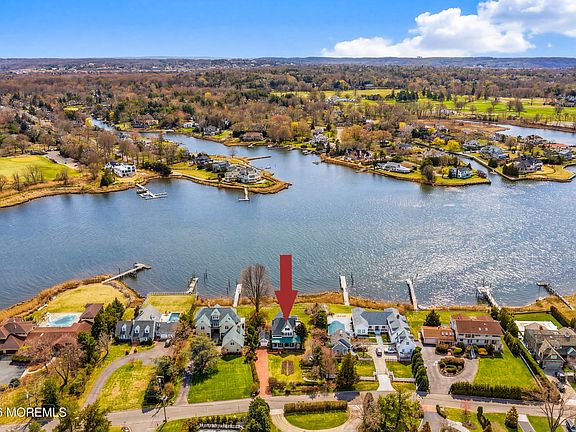 3rd image of 585 Little Silver Point Road