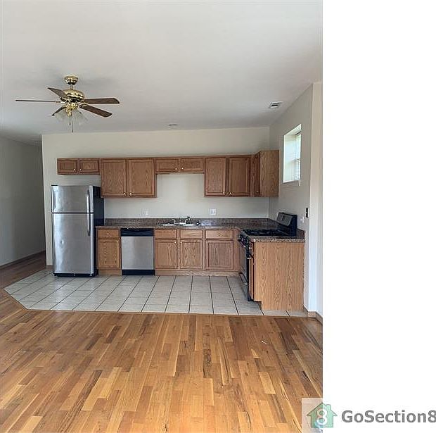 1st image of 6137 S King Dr #3