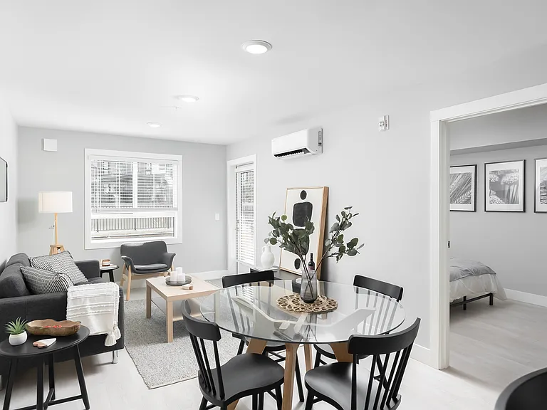 3352 Hemlock St — Photo 3