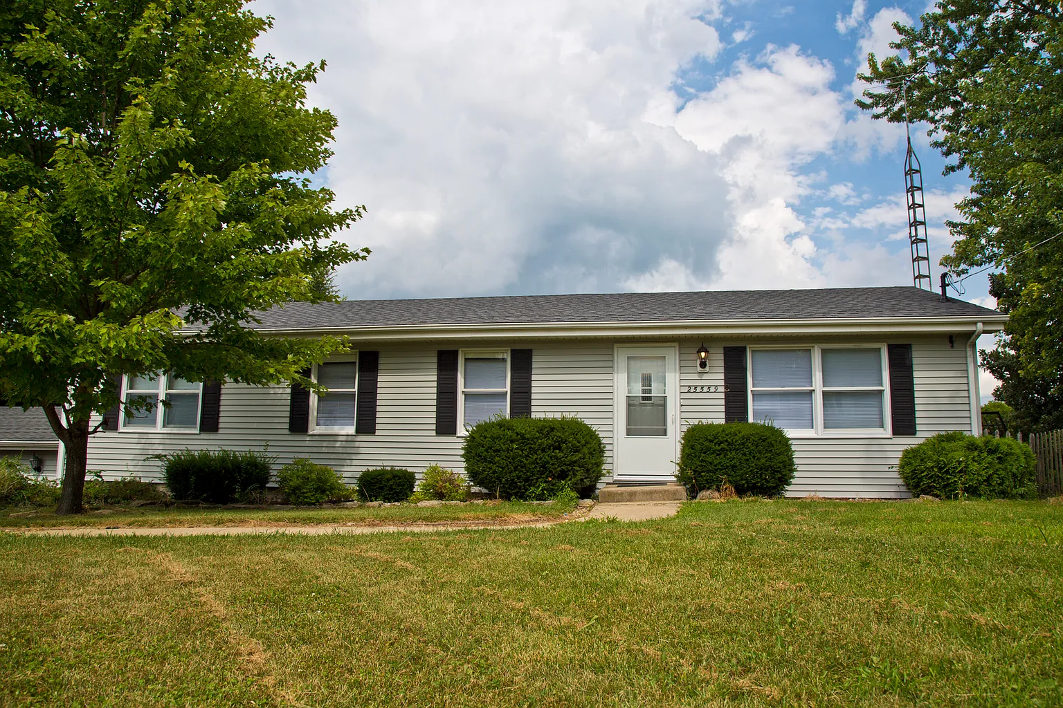 25559 S May Ct photo 1