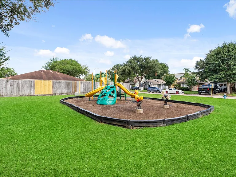 5218 Beaverbrook Dr — Photo 16