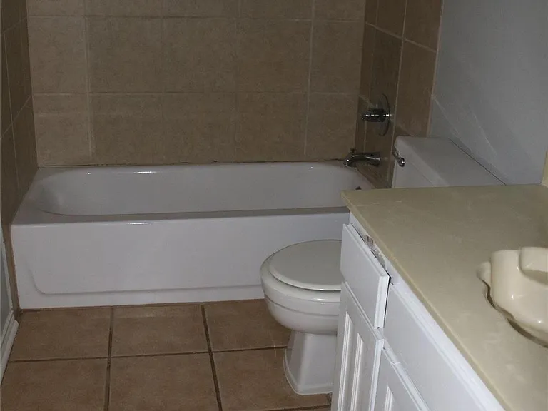 627 Cherry Ln — Photo 17