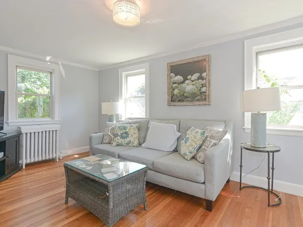 5 High St, Norwood, MA 02062