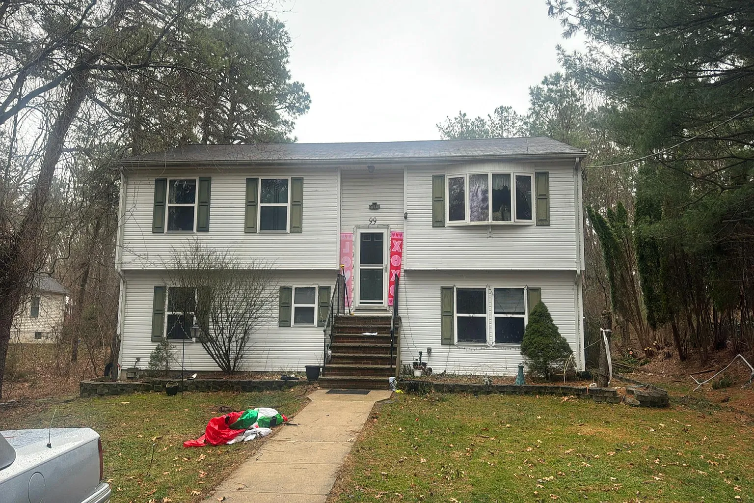 99 Willow Dr photo 1