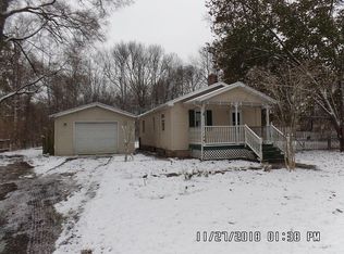 131 Walnut St, Osceola, IN 46561