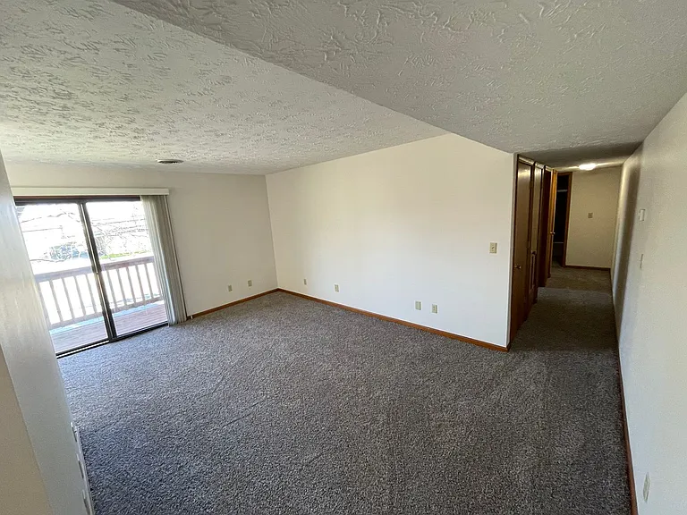 Lynn-Gail Apartments — Photo 19