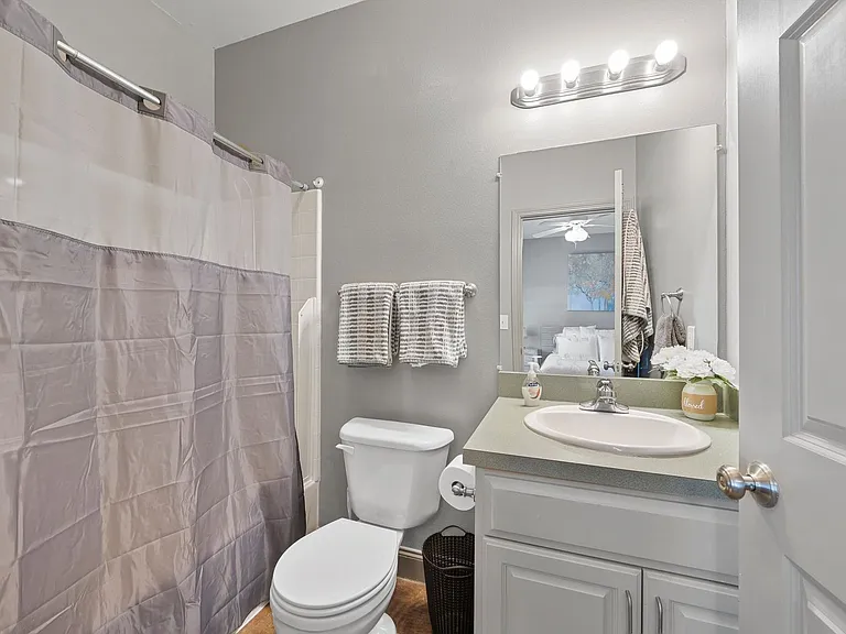 2305 S 7th St — Photo 10