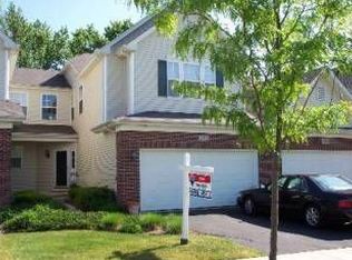 352 Ridge Rd, North Aurora, IL 60542