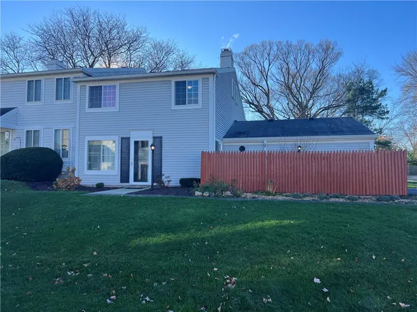 51 Greenway Blvd, Churchville, NY 14428