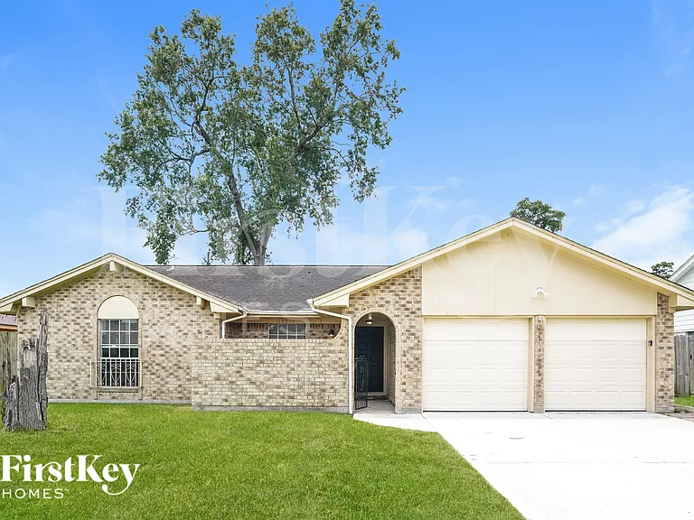 13914 Duncannon Dr — Photo 1