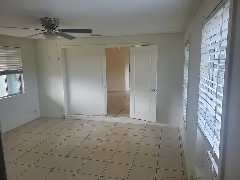 2097 Jessamine Ct — Photo 6