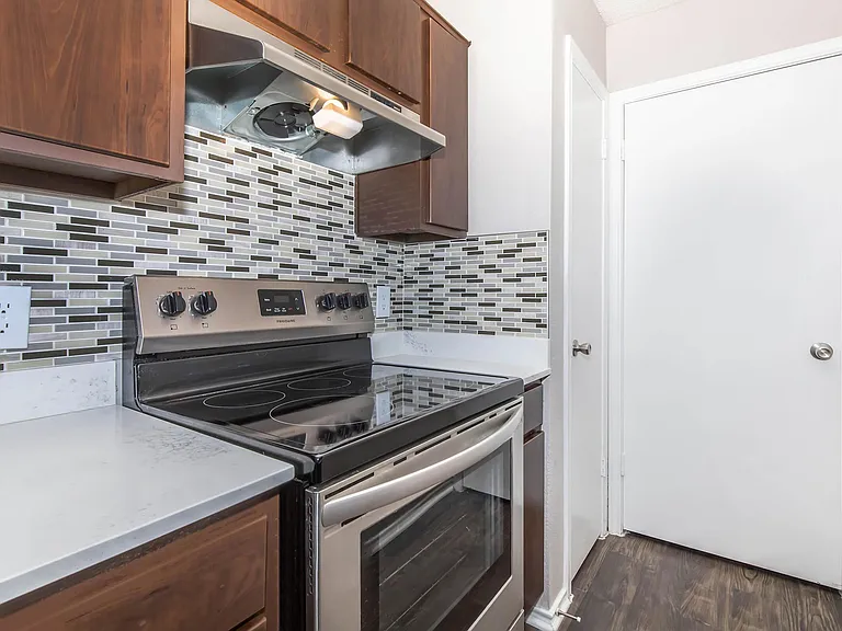 Eagle's Point Apartments — Photo 62