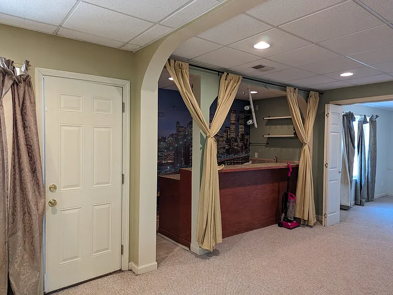 705 Dover Ct — Photo 30