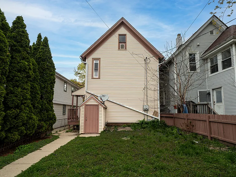 305 E Clarence St #A — Photo 37