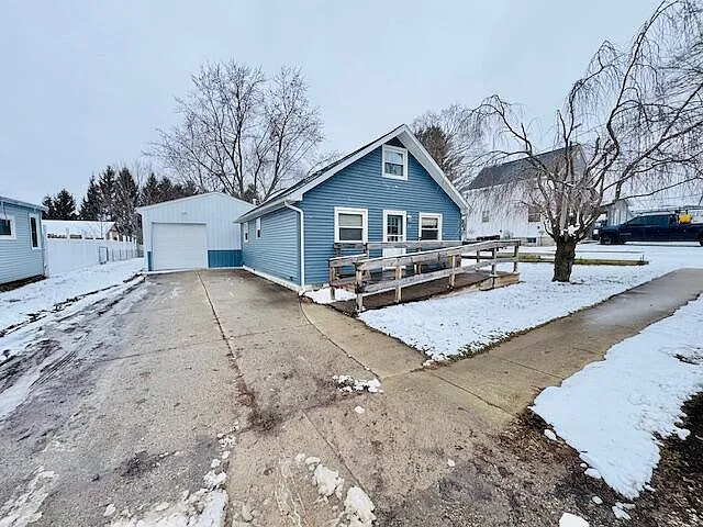 217 Amasa St photo 1