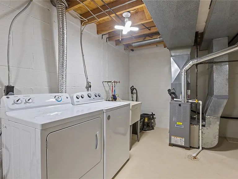 264 Scott Ln — Photo 22