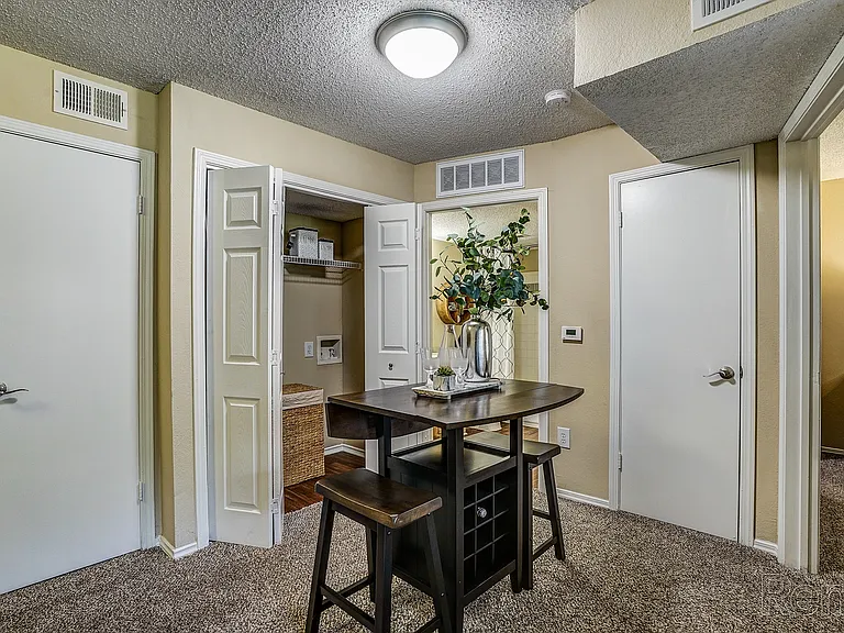 Trinity Square Apartments — Photo 7