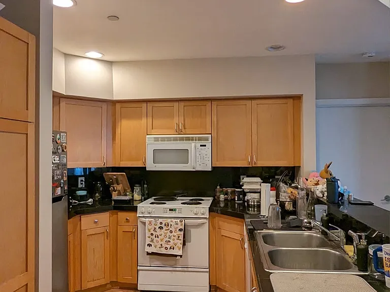 925 110th Ave NE #411 — Photo 3