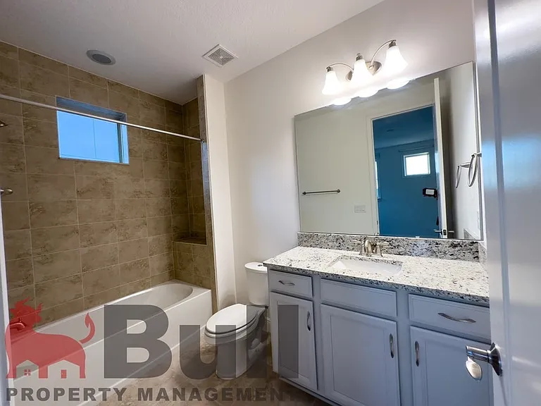 13079 Stanthorne Ave — Photo 25