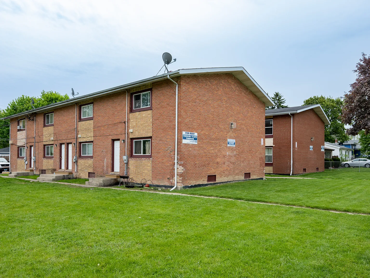 3 bed, 1.5 bath, 1000 sqft, $2,000 — Photo 2