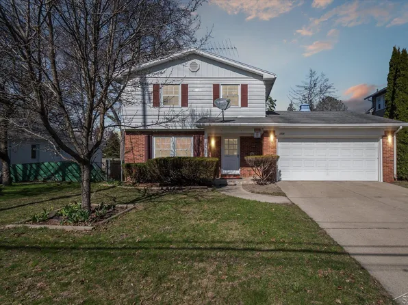 2708 Court St, Saginaw, MI 48602