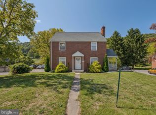 1302 Valley Rd, Berkeley Springs, WV 25411