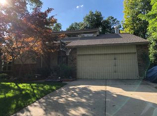 2600 Hunter Heights Dr, West Bloomfield, MI 48324