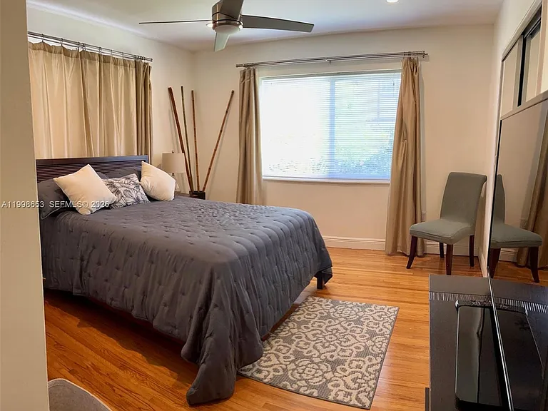 411 Alesio Ave — Photo 14