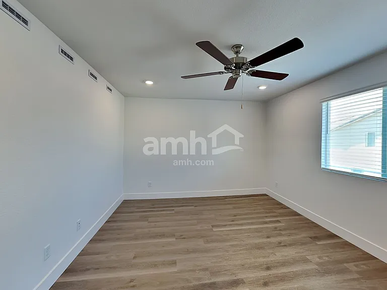 8386 Flagpole Loop Ave — Photo 9
