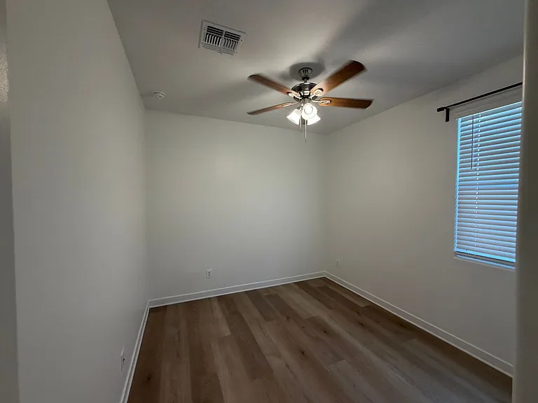 36375 W Leonessa Ave — Photo 16
