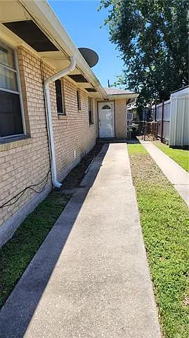 Building Photo - 4534 Park Dr S
