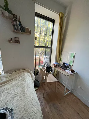 Rented by Delmark Realty LLC | media 16