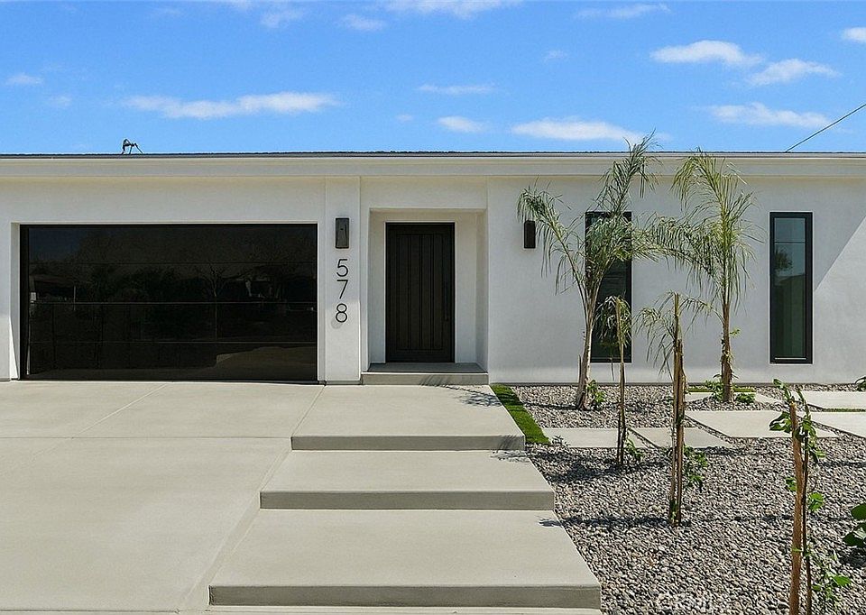 1st image of 578 W Avenida Cerca