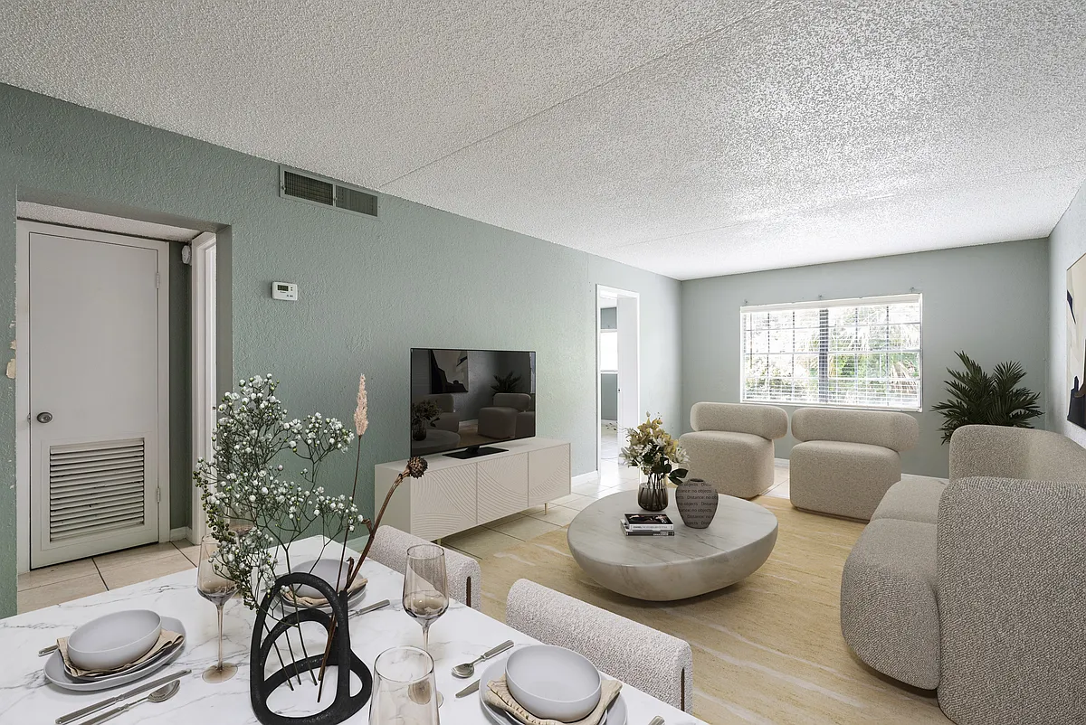 Photo 1 of 25 - Bella Mar Apartment Homes - Tampa, FL Primary Photo - Bella Mar Apartment Homes