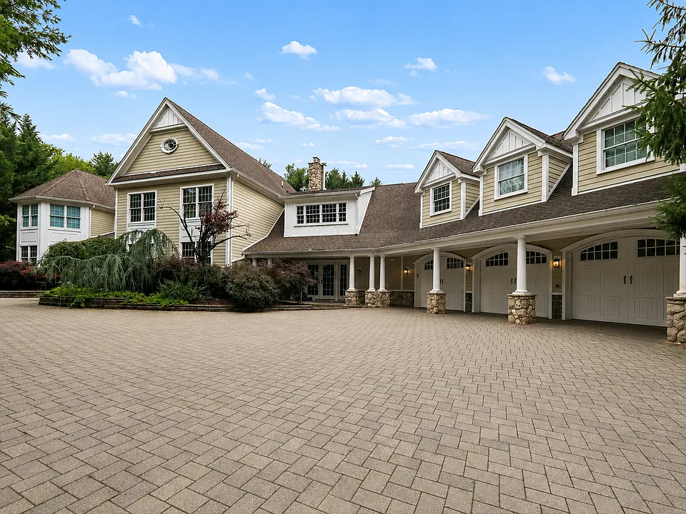122 Helen Ct