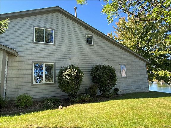 3rd image of 222 Summerhaven Dr S