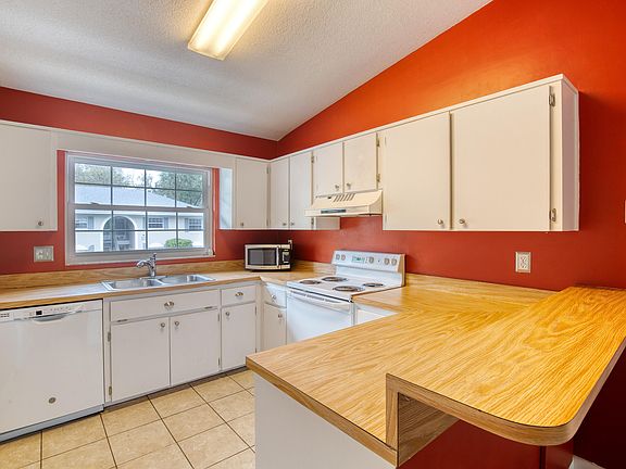 5th image of 203 S Orchard St APT 9D