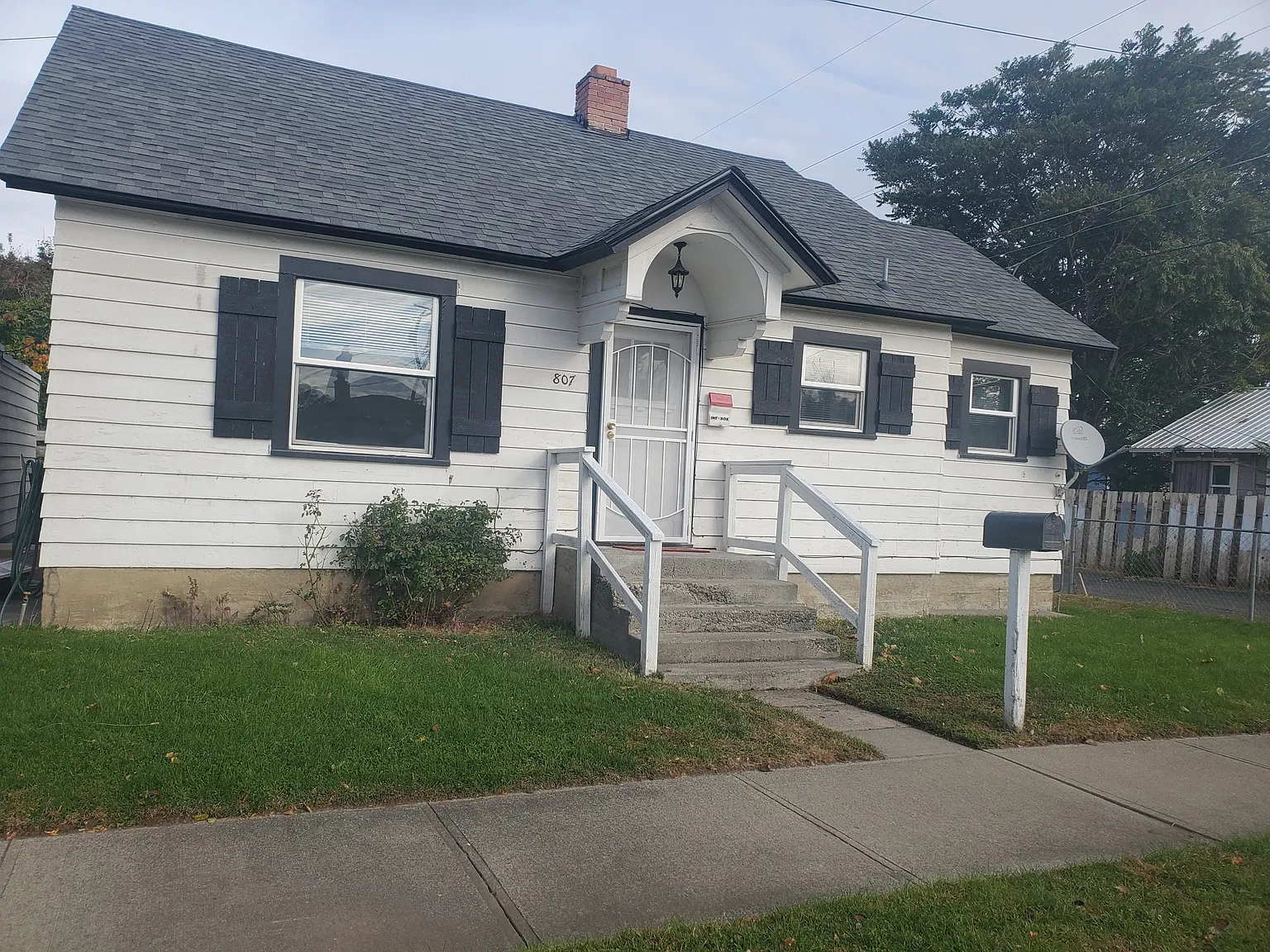 2 bed, 1600 sqft, $1,400 — Photo 1