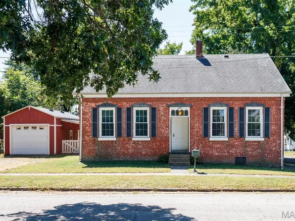 302 E Dee St, Lebanon, IL 62254