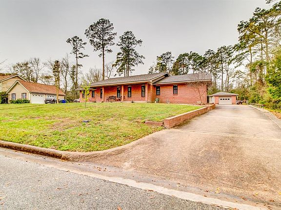 3rd image of 3928 Timberwood Ln