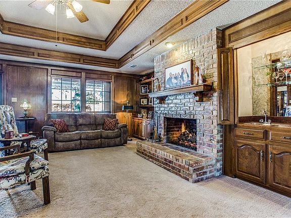 4th image of 3929 Llano Dr