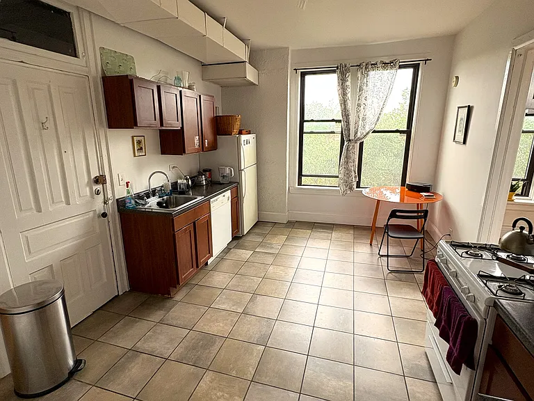 1437 W Ohio St #4 — Photo 14