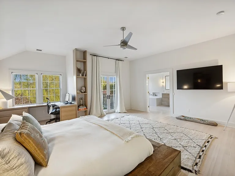 8 Barker Ln — Photo 14