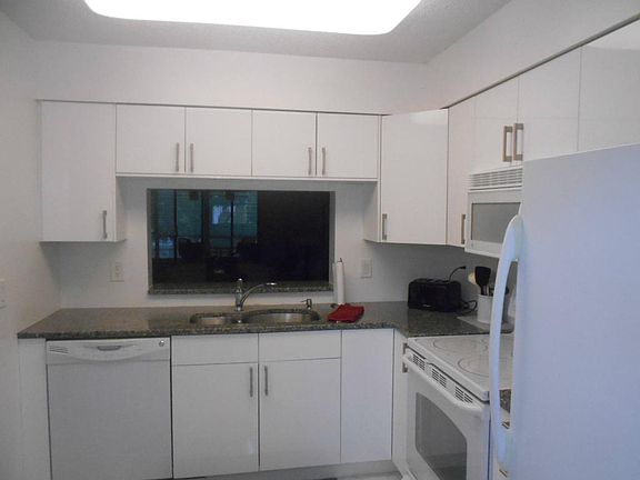 5th image of 6655 Kensington Ln APT 107