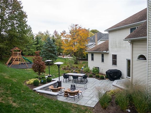 5th image of 200 E Orange Hill Cir