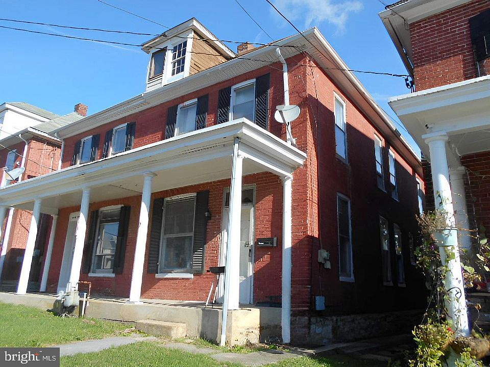 1st image of 19 N Queen St